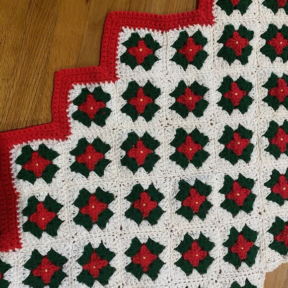 Vintage Crochet Christmas Tree Skirt Granny Squares Handmade 51” Red Green - Picture 5 of 12